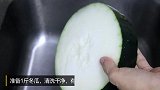 我家经常煮四神汤，6种食材炖汤给家人喝，健脾祛湿，调养脾胃
