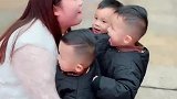 最幸福的三胞胎妈妈，这一幕真是太暖心了！