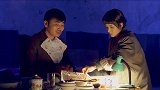 农村美女为救大哥倾家荡产，如今却被大哥赶出门，沦落到吃方便面