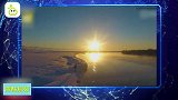 新疆昭苏：夕阳雾气染红河面美如仙境