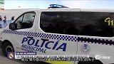 50名拥趸“包围”皇马训练场 警方出动为球员护航