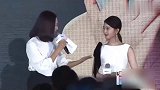 赵丽颖产后复出工作新手妈妈状态超级好，小奶音萌萌的