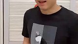 是床不结实还是老吴胖了？