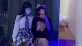 姐妹拍照姿势 爱情没等来等来了台风