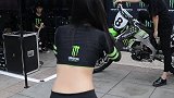 狼爪赛车赛：赛车女郎迷人短裙高跟鞋身材太好了