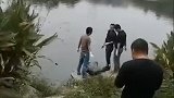 湖南岳阳捞起一具男尸 目击者：死者双腿被绑