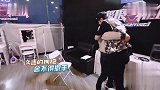 黄渤罗志祥终于再次重聚，一见面就紧紧地拥抱，都不肯撒手。