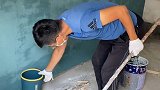 万能的老公变身油漆工，粉刷墙面用色很大胆，放工具的工作间，竟刷出了星级宾馆的感觉老房改造山东美好推荐官