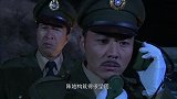 为了尽快撤退，小伙放弃了重型武器