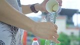 看这群人如何用越野车做出一顿野餐美食