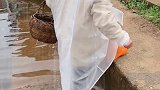 挺好看的雨衣，双帽檐设计，加长全身防护，骑行用户外垂钓用上下班用也挺方便，孩子上学也可以用