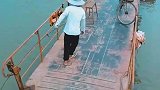 这是船还是桥，越看越感觉不对劲