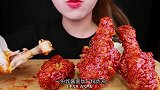 韩国美女吃“爆辣”泡面+炸鸡，一口下去满脸通红，小编看得胃疼