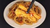 鱿鱼怎么做好吃？教你做风味鱿鱼圈，酥香可口，吃一次就忘不了