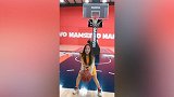 美女小姐姐天秀啊 最后的投篮我也就看了一百遍吧