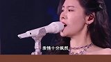 张碧晨：《光的方向》轻轻松松飙高音，分手后事业全面起飞