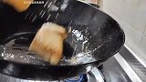 豆腐鸡蛋怎么做好吃？大厨教你家常做法，鲜香入味下酒又下饭