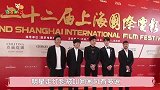 明星走红毯被叫回，倪妮崩溃，佟丽娅委屈，杨幂的反应太可爱了