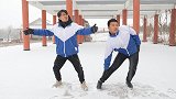 根据才艺领取装备，阿宝跳摆胯舞，二浪模仿成龙大哥跳转场舞！