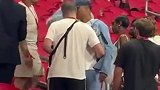 止步半决赛！贝林厄姆赛后在看台上哭了