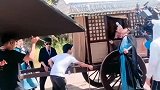这年头拍个吻戏也不容易呀