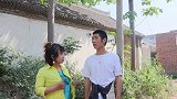 短剧：岳母刁难女婿要他下跪擦地，女婿拿出一叠存折，岳母直了眼
