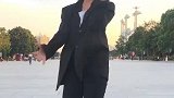 这段姑娘跳舞火了，每个动作都十分撩人，是心动的感觉了！