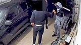 英国：阿森纳铁卫加布里埃尔遭持械抢劫 将劫匪击退