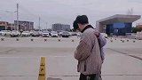 偷鸡不成蚀把米，哥们，回家趴被窝哭去吧！