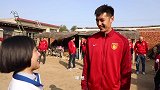 中超-当幸福来敲门之幸福传递 耿晓峰回祖籍地为球迷送幸福-专题