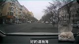 生活百般滋味，人生需要笑对