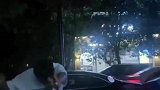 街头跳热舞惨造灭灯