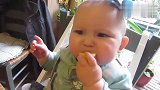 萌宝第一次吃柠檬,这反应也是没谁了,超可爱！