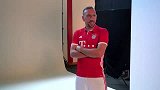 德甲-1617赛季-马丁内斯搞怪！拜仁众将拍摄新赛季宣传照-新闻