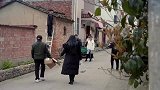 哇塞！太棒了！这一脚能踢倒一头牛！你们觉得呢？