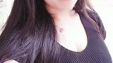 你关注的人，本是凡人，是你的注视才能使她笑颜如花~
