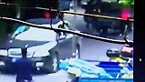 爆新鲜-20161103-监拍电动三轮车碾压8岁女童 肇事司机只有2岁