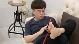 穿尿不湿的都是大哥，真是惹不起啊！请问你们家的也是这样的吗？