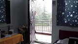 姐妹三得知自己进了黑厂，想要逃跑，结果同事被打