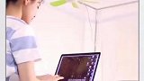 听说你不爱吹空调，迷你小吊扇给您安排上了！
