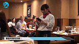 鹿晗关晓彤现身日本，两人似在闹矛盾，关晓彤冷脸与鹿晗保持距离