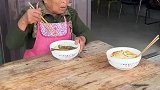 自从孙媳妇嫁到我们家后，每天都是早出晚归的为工作而忙碌