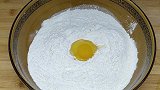 一个鸡蛋一碗面，醒一醒按一按，不用二次醒发，做法详细告诉你