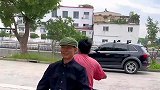 大街上惊险的一幕，直接把路人魂吓出来了
