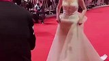 岁月不会在谭松韵脸上留下痕迹，永远性感的少女健康美食