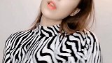 说好的左右动脖子舞~怎么动的是身体！！