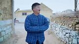 嫂子问小叔子，上联是田已荒地已老，长得满地都是草，求横批