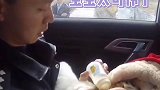 如果不是基层民警的一丝善意，这个小生命恐怕…为暖心善举点赞，也支持法律严惩遗弃婴儿的父母