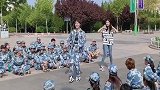 军训上的一幕，果然这样的小姐姐，注定会是全校的焦点