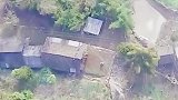 贵州大山深处一村庄，云雾缭绕。仙境一般！